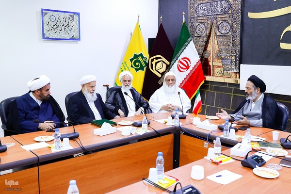 دیدار با جمعی از علما و روحانیون کاروان های اهل سنت در مکه مکرمه