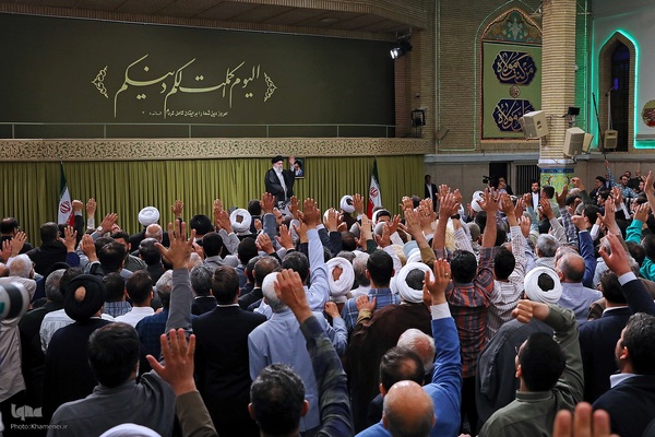 دیدار هزاران نفر از اقشار مختلف مردم در روز عید غدیر