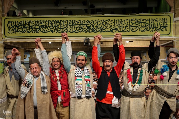 دیدار هزاران نفر از اقشار مختلف مردم در روز عید غدیر