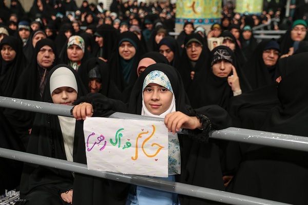 دیدار هزاران نفر از اقشار مختلف مردم در روز عید غدیر