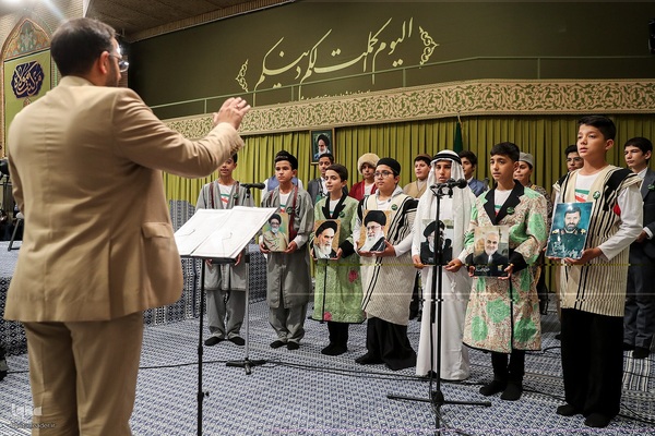 دیدار هزاران نفر از اقشار مختلف مردم در روز عید غدیر