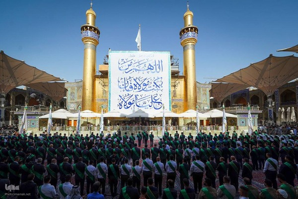 تجدید بیعت خادمان حرم مطهر امام علی در عید غدیر خم