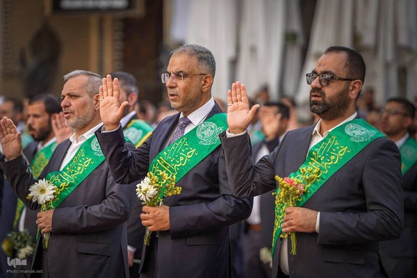 تجدید بیعت خادمان حرم مطهر امام علی در عید غدیر خم