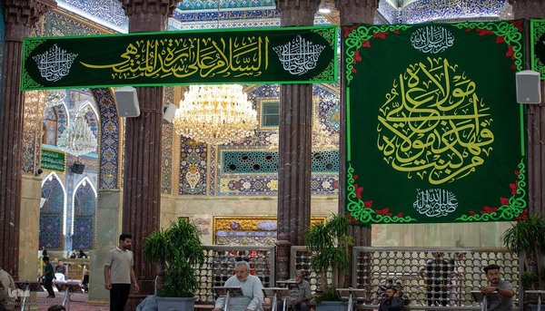 نصب کتبه‎هایی با مضامین بزرگداشت واقعه غدیر خم در حرم مطهر حسینی