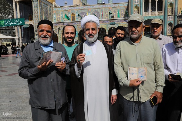 چهاردهمین دوره انتخابات ریاست جمهوری در حرم حضرت معصومه(س) و مسجد مقدس جمکران