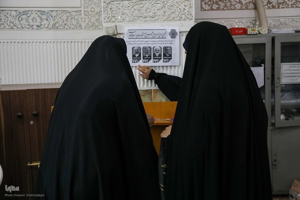 چهاردهمین دوره انتخابات ریاست جمهوری در حرم حضرت معصومه(س) و مسجد مقدس جمکران