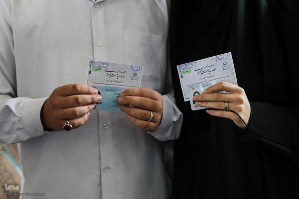 چهاردهمین دوره انتخابات ریاست جمهوری در حرم حضرت معصومه(س) و مسجد مقدس جمکران