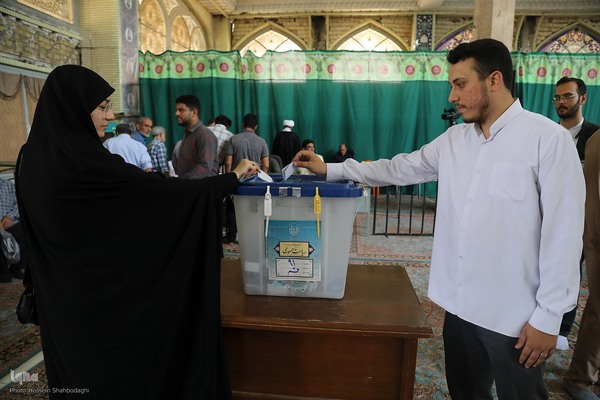 چهاردهمین دوره انتخابات ریاست جمهوری در حرم حضرت معصومه(س) و مسجد مقدس جمکران