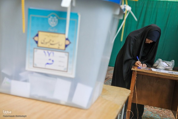 چهاردهمین دوره انتخابات ریاست جمهوری در حرم حضرت معصومه(س) و مسجد مقدس جمکران