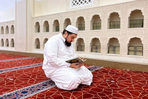 زیارت دوره زائران در مدینه منوره