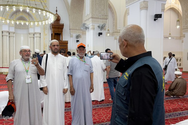 زیارت دوره زائران در مدینه منوره