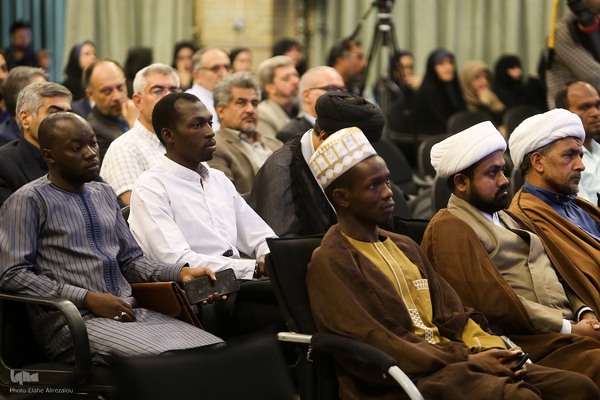 روز دیپلماسی فرهنگی و تعامل با جهان