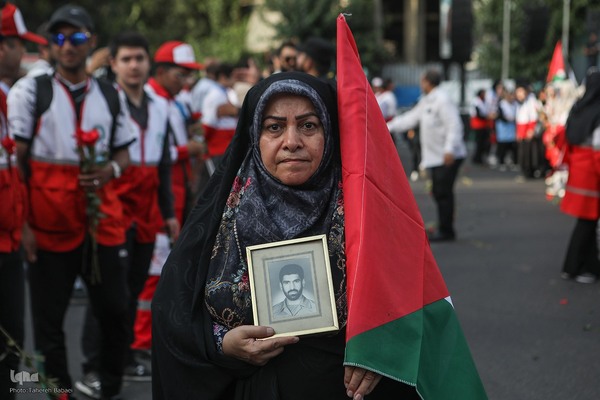 استقبال مردمی از خانواده های شهدا و بازماندگان غزه