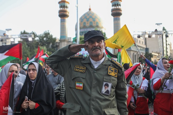 استقبال مردمی از خانواده های شهدا و بازماندگان غزه