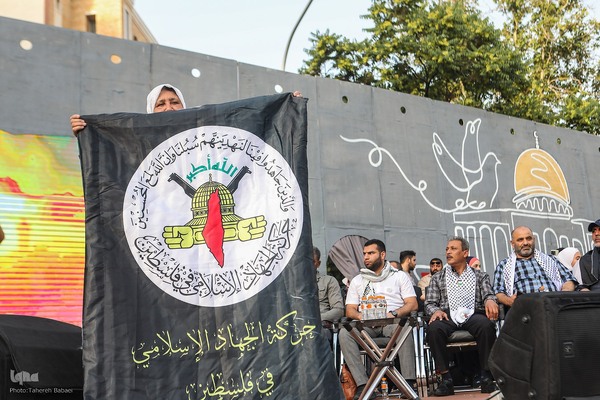 استقبال مردمی از خانواده های شهدا و بازماندگان غزه