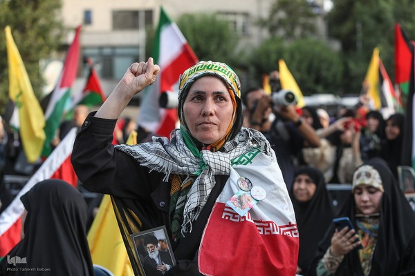 استقبال مردمی از خانواده های شهدا و بازماندگان غزه