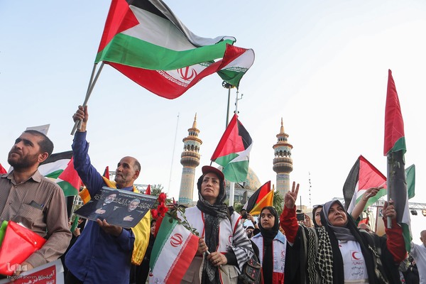 استقبال مردمی از خانواده های شهدا و بازماندگان غزه