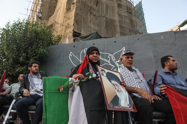 استقبال مردمی از خانواده های شهدا و بازماندگان غزه