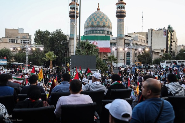 استقبال مردمی از خانواده های شهدا و بازماندگان غزه