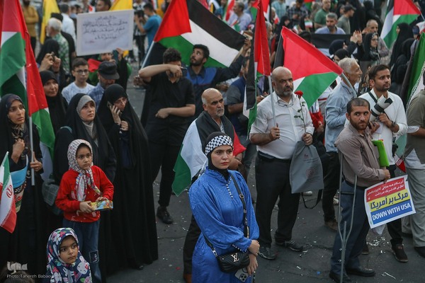 استقبال مردمی از خانواده های شهدا و بازماندگان غزه