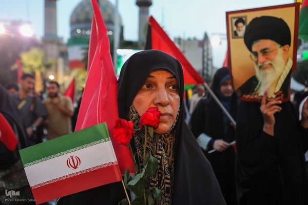 استقبال مردمی از خانواده های شهدا و بازماندگان غزه