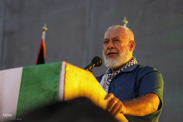 استقبال مردمی از خانواده های شهدا و بازماندگان غزه