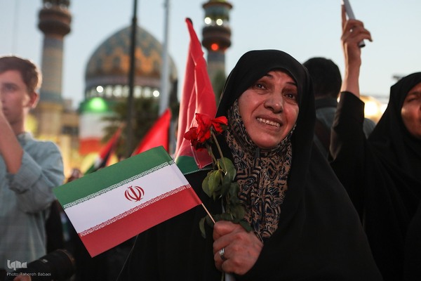 استقبال مردمی از خانواده های شهدا و بازماندگان غزه