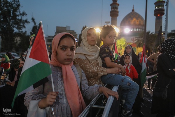 استقبال مردمی از خانواده های شهدا و بازماندگان غزه