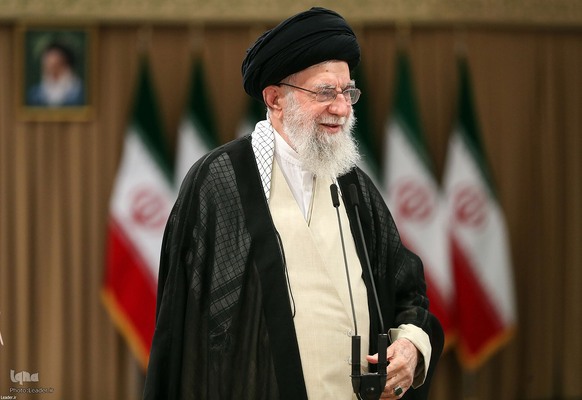 حضور رهبر معظم انقلاب در دور دوم انتخابات ریاست جمهوری