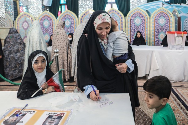 مرحله دوم چهاردهمین دوره انتخابات ریاست جمهوری در امام زاده صالح(ع)