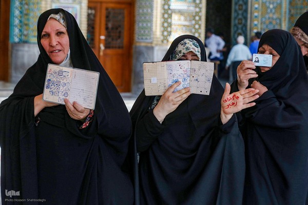 مرحله دوم انتخابات چهاردهمین دوره ریاست جمهوری در حرم حضرت معصومه(س)