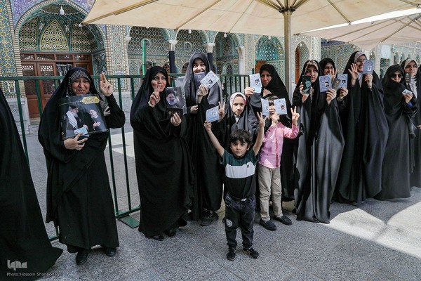 مرحله دوم انتخابات چهاردهمین دوره ریاست جمهوری در حرم حضرت معصومه(س)