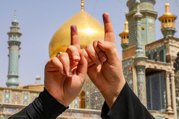 مرحله دوم انتخابات چهاردهمین دوره ریاست جمهوری در حرم حضرت معصومه(س)