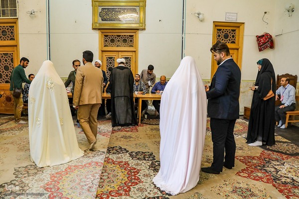 مرحله دوم انتخابات چهاردهمین دوره ریاست جمهوری در حرم حضرت معصومه(س)