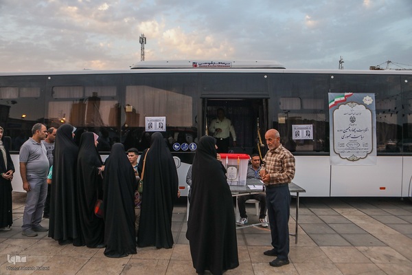 مرحله دوم چهاردهمین دوره انتخابات ریاست جمهوری در حرم عبدالعظیم حسنی (ع)