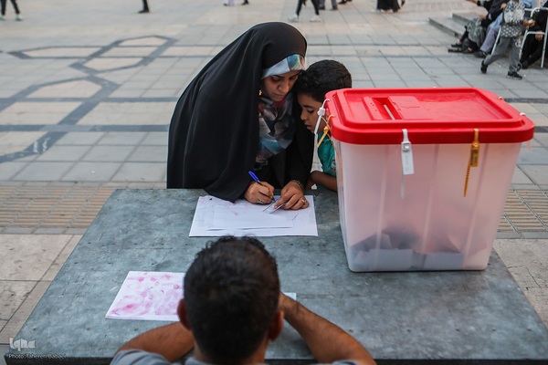 مرحله دوم چهاردهمین دوره انتخابات ریاست جمهوری در حرم عبدالعظیم حسنی (ع)