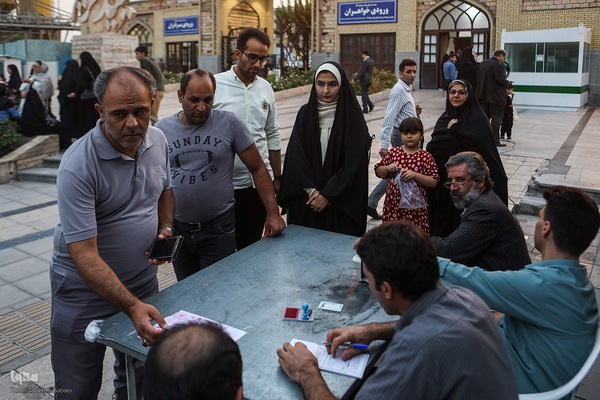 مرحله دوم چهاردهمین دوره انتخابات ریاست جمهوری در حرم عبدالعظیم حسنی (ع)