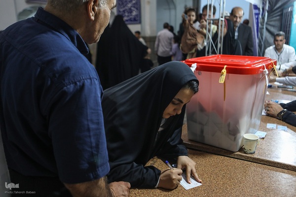 مرحله دوم چهاردهمین دوره انتخابات ریاست جمهوری در حرم عبدالعظیم حسنی (ع)