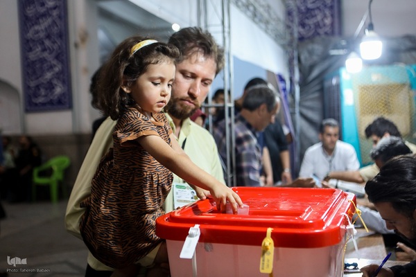 مرحله دوم چهاردهمین دوره انتخابات ریاست جمهوری در حرم عبدالعظیم حسنی (ع)