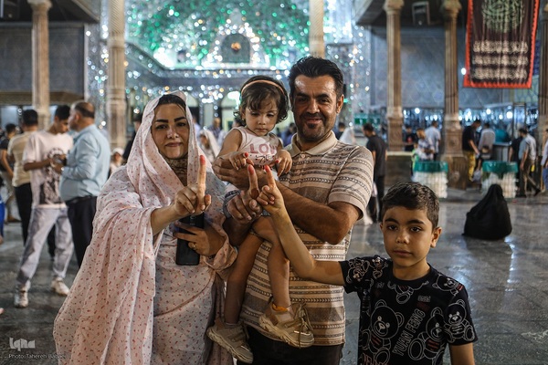 مرحله دوم چهاردهمین دوره انتخابات ریاست جمهوری در حرم عبدالعظیم حسنی (ع)