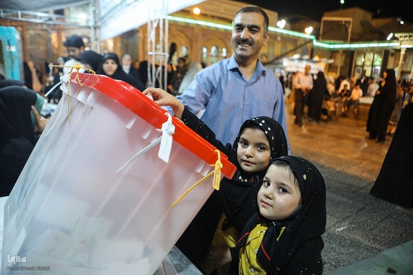 مرحله دوم چهاردهمین دوره انتخابات ریاست جمهوری در حرم عبدالعظیم حسنی (ع)