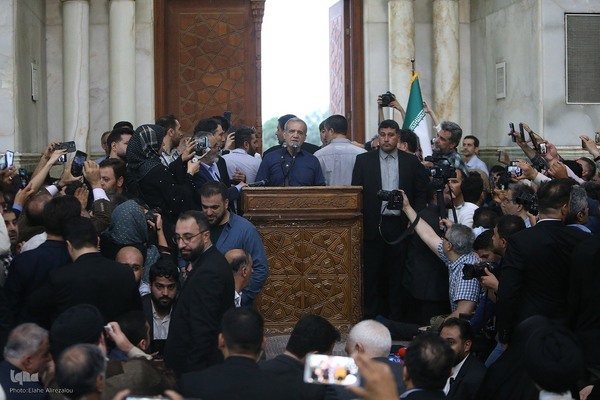 حضور مسعود پزشکیان در حرم امام راحل