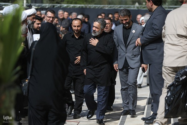 تشییع پیکر شهید گمنام