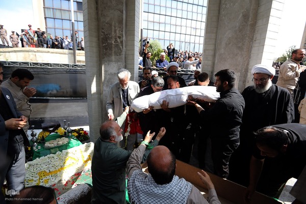 تشییع پیکر شهید گمنام