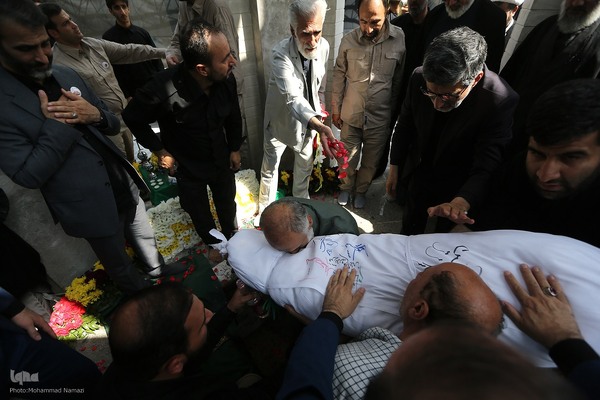 تشییع پیکر شهید گمنام