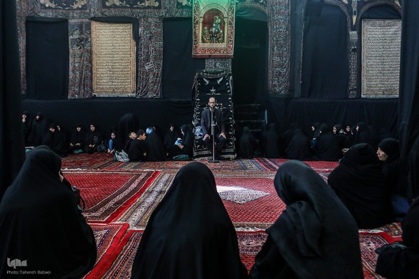 عزاداری چهارمین روزمحرم در تکیه سادات اخوی