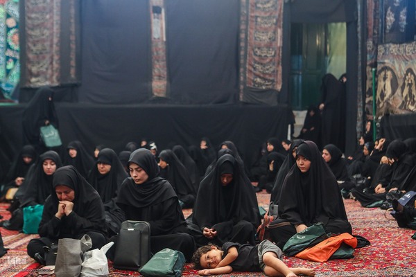 عزاداری چهارمین روزمحرم در تکیه سادات اخوی