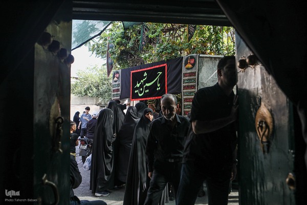 عزاداری چهارمین روزمحرم در تکیه سادات اخوی