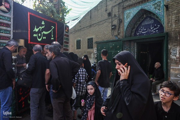 عزاداری چهارمین روزمحرم در تکیه سادات اخوی