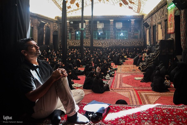 عزاداری چهارمین روزمحرم در تکیه سادات اخوی